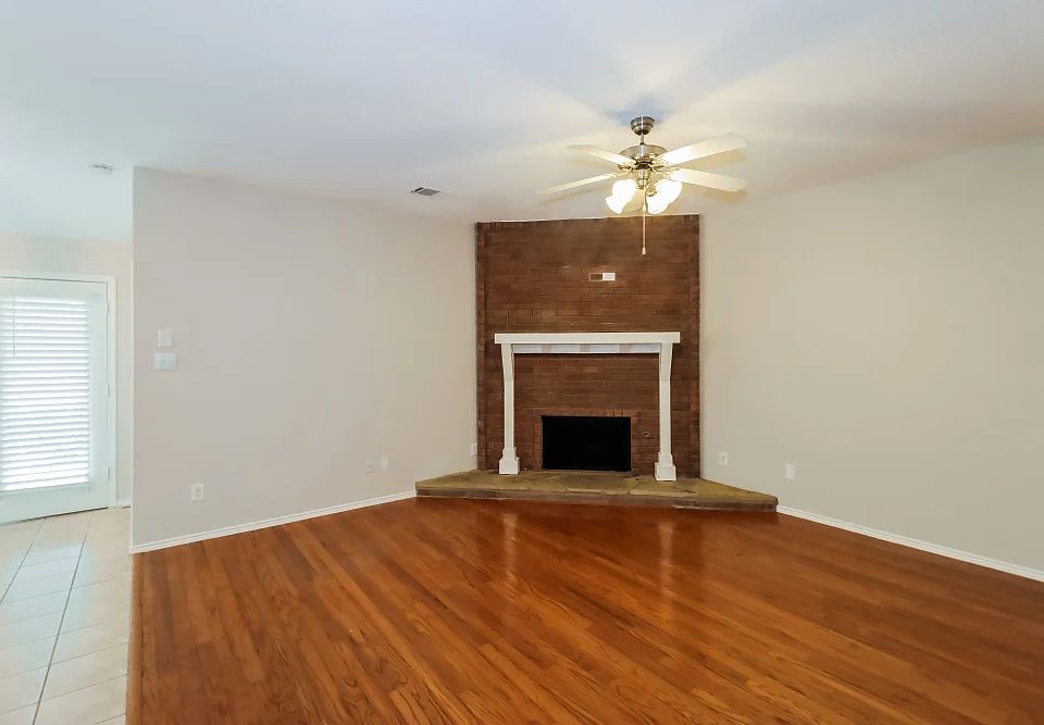 1st image of 9821 Tyler Dr