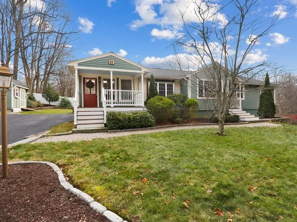 24 Chestnut St, Grafton, MA 01519