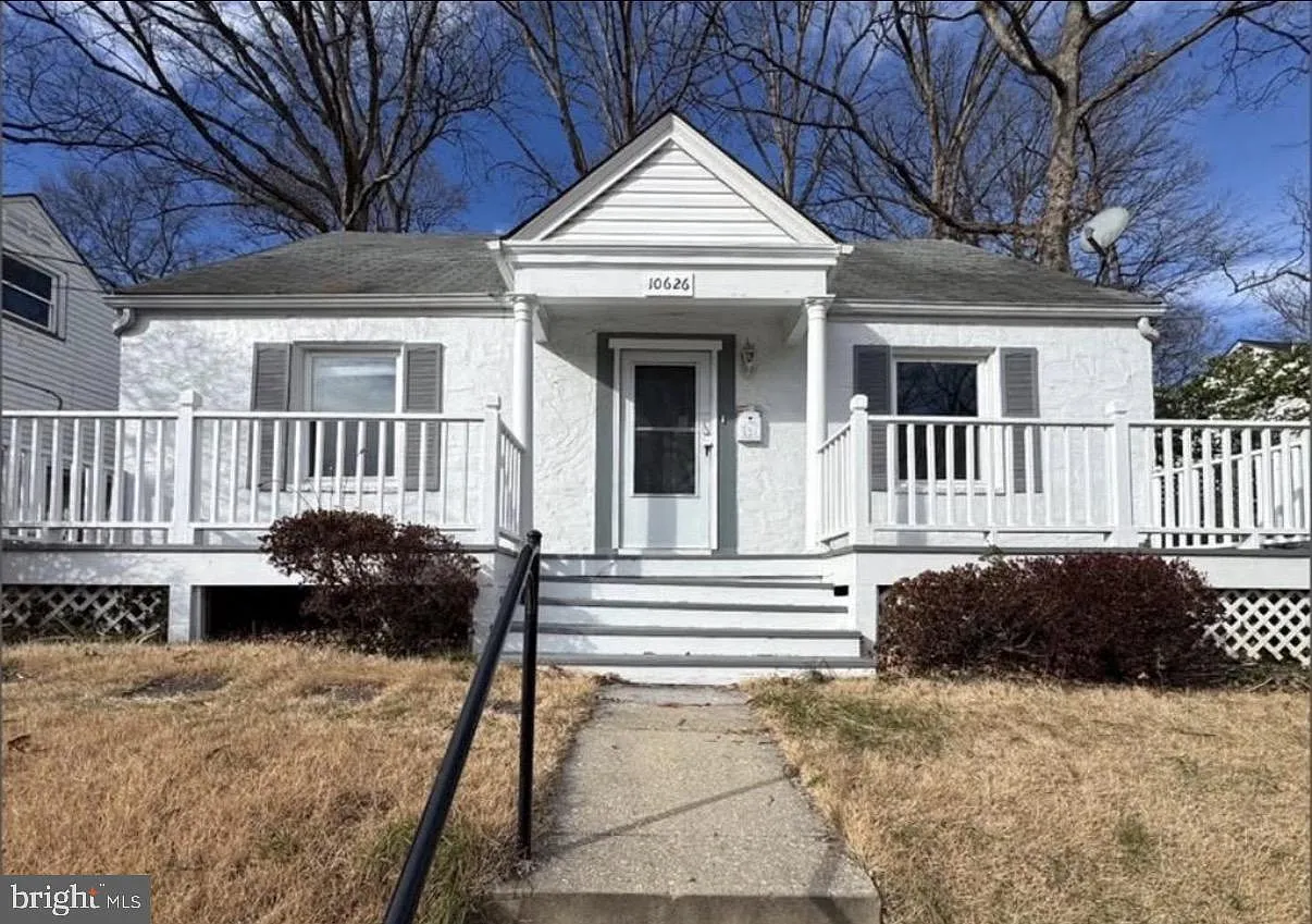 4 bed, 2.0 bath, 1326 sqft, $3,000 — Photo 1