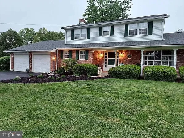 2350 Hillcrest Rd, Quakertown, PA 18951