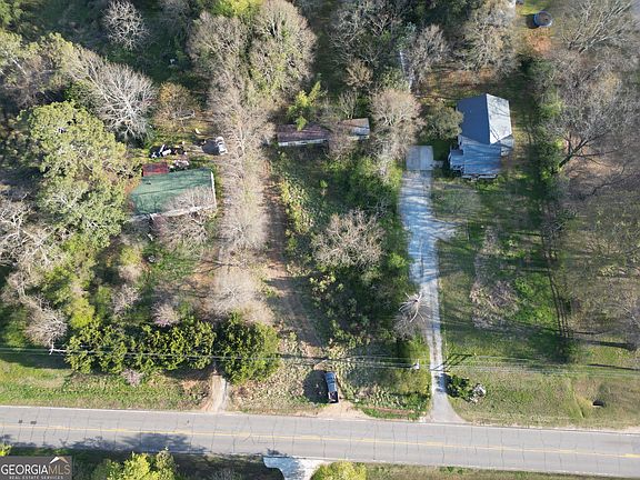 2nd image of 446 Hull Rd