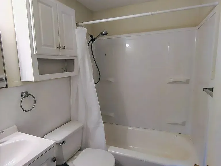 Holston Apartments — Photo 54