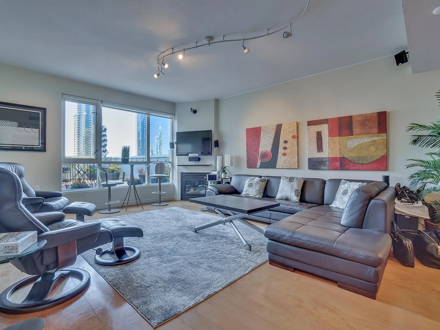 2 bed, 1107 sqft, $4,995 — Photo 3