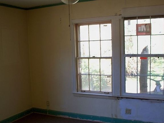 5th image of 3434 Philsdale Ave