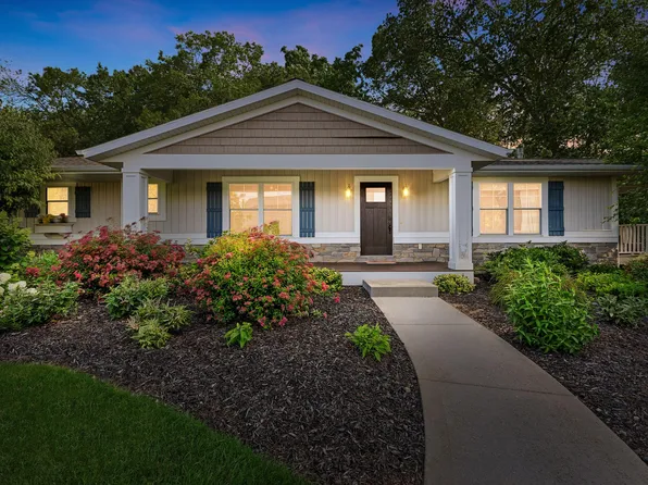 648 Francis St, Saugatuck, MI 49453