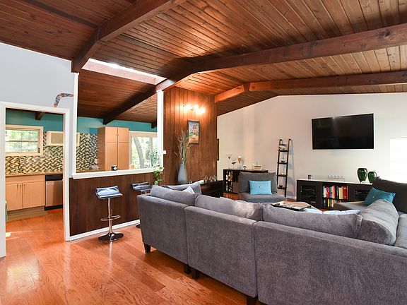 3rd image of 2850 Drury Ct