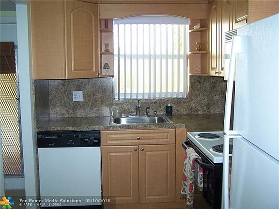 4th image of 8300 Sunrise Lakes Blvd APT 312