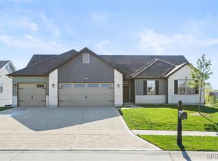 1022 Pine Creek Dr, Wentzville, MO 63385