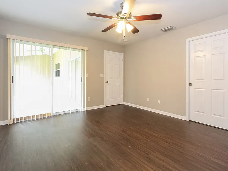 3031 SW 15th Ave — Photo 4