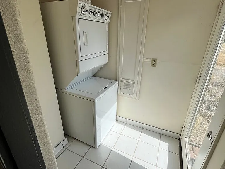 1625 N Camilla Blvd — Photo 9