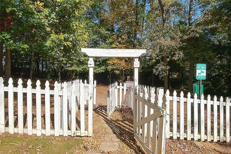 2 bed, 2.0 bath, 1400 sqft, $2,300 — Photo 4