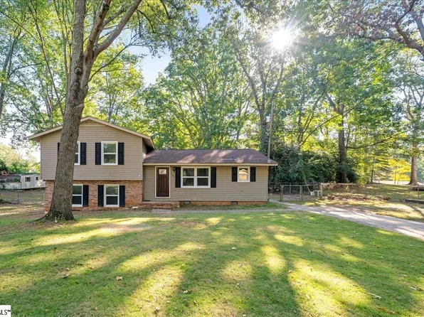 307 Sherondale Ln, Simpsonville, SC 29680