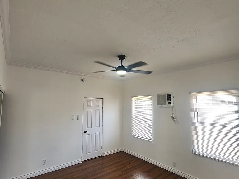 1152 N Kingsley Dr #202 — Photo 8