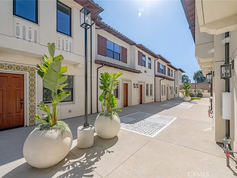 170 S New Ave #3 — Photo 3