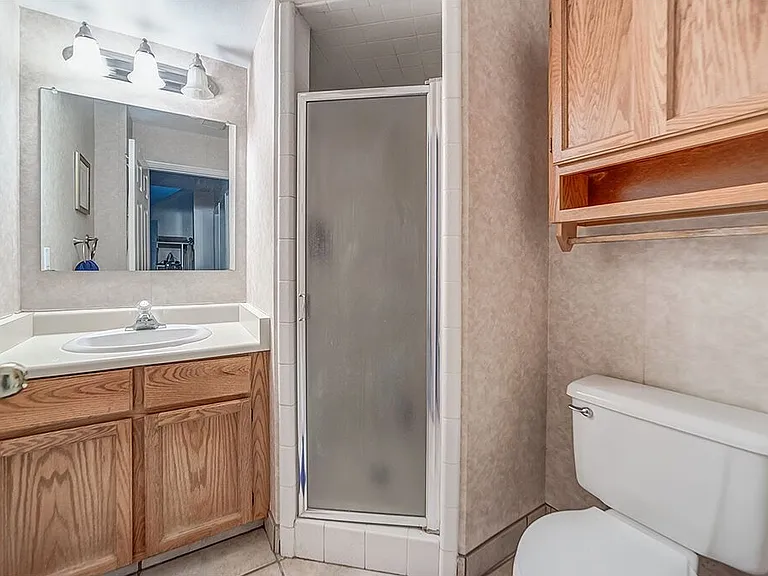 642 N 200 E #209 — Photo 10