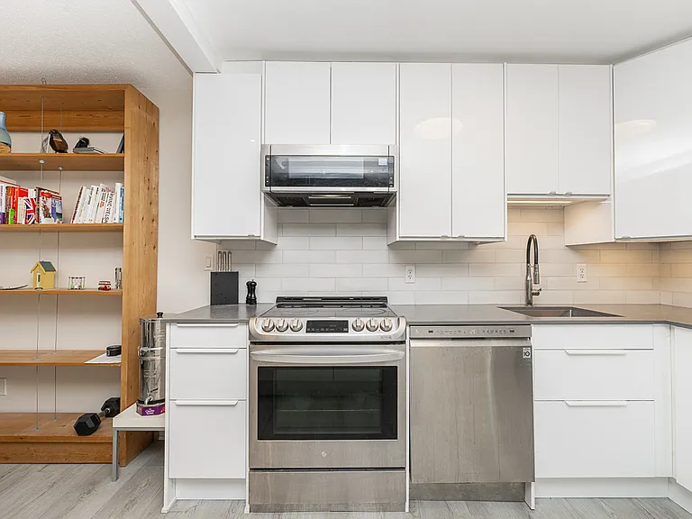 310 E 3rd St #309 — Photo 8