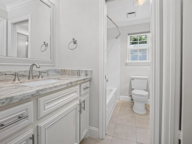 10310 Chevy Chase Dr — Photo 36