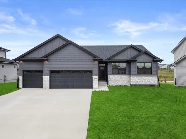 935 Hamilton Rd, Waukee, IA 50263