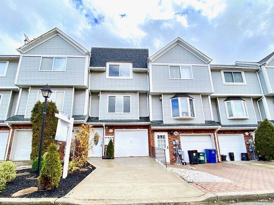 1st image of 33 Westport Ln