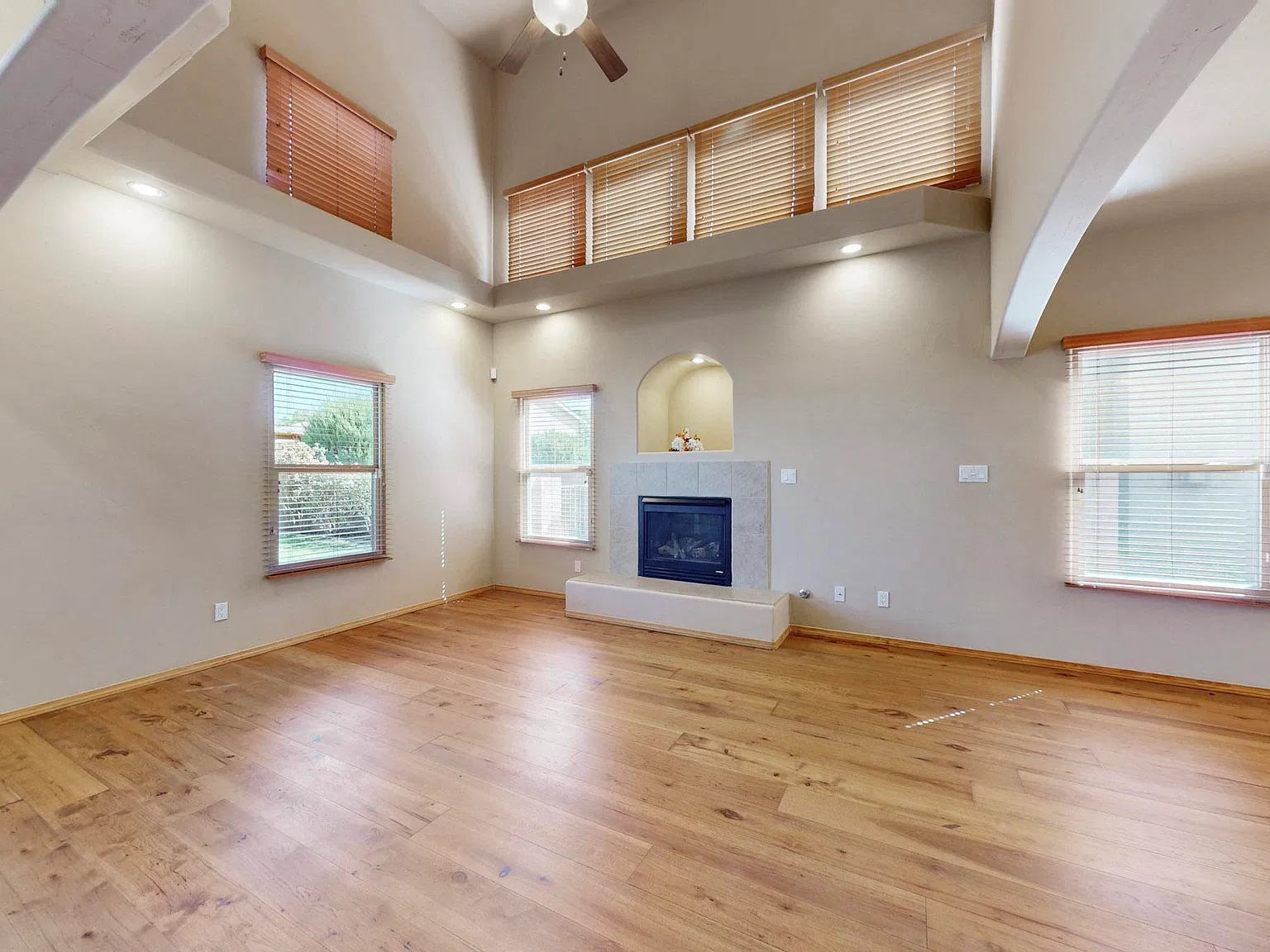 3 bed, 2.5 bath, 1700 sqft, $2,295 — Photo 2