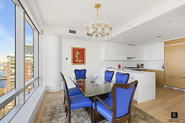 Rented by R New York