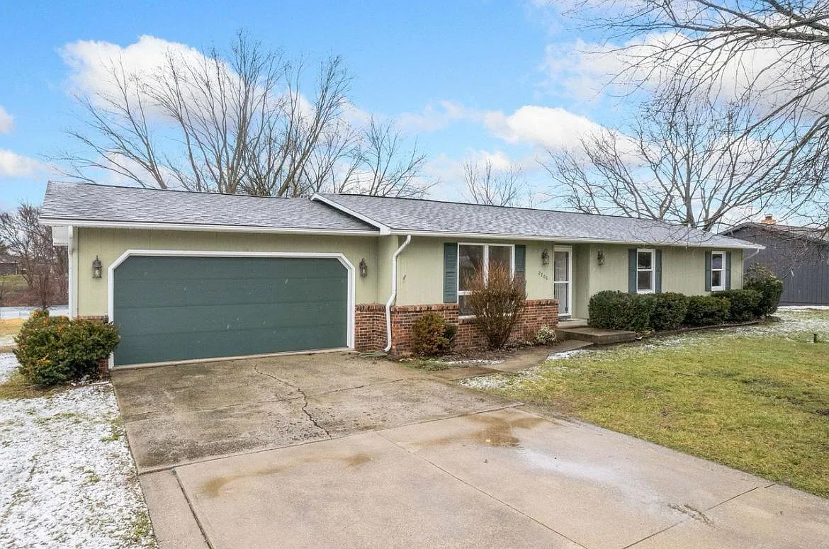 3 bed, 1190 sqft, $1,750 — Photo 1