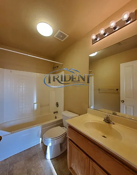 1221 Plumas Links St — Photo 17