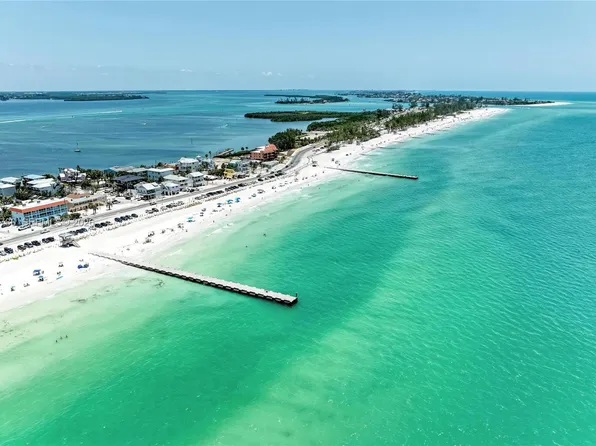 3400 6th Ave APT 6, Holmes Beach, FL 34217
