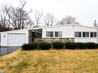 2 Jefron Dr, Ambler, PA 19002