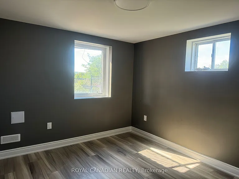684 Linden Dr #BASEMENT — Photo 13