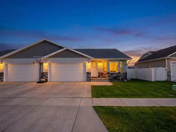 1083 Pinewood St, Chubbuck, ID 83202