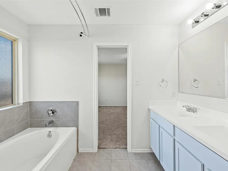 513 Circle Way — Photo 12