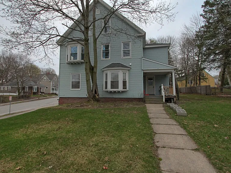 400 Court St #6 — Photo 6