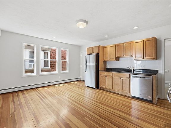 2nd image of 41 Harbor St Unit 4
