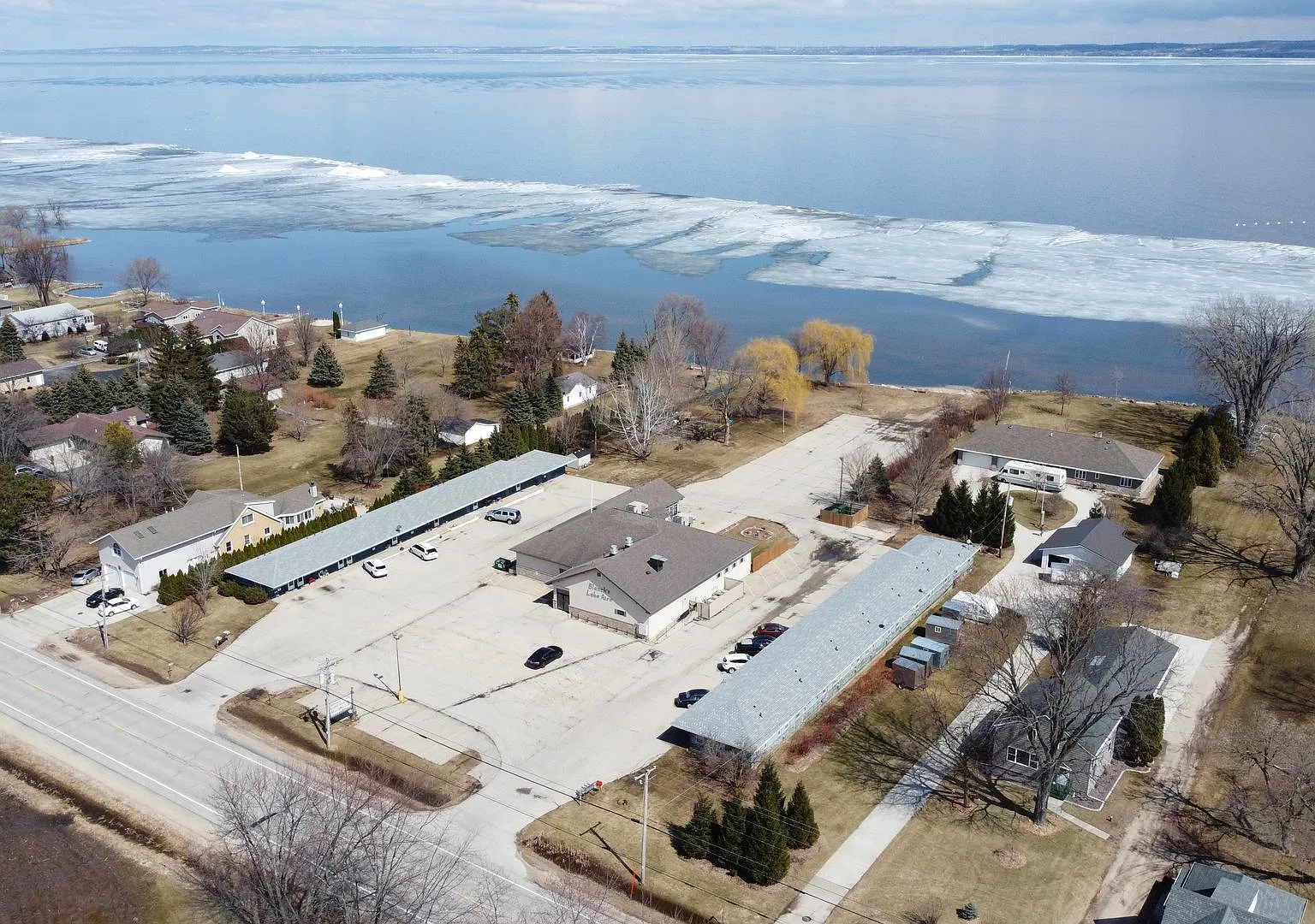 N8753 Lakeshore Drive — Photo 3