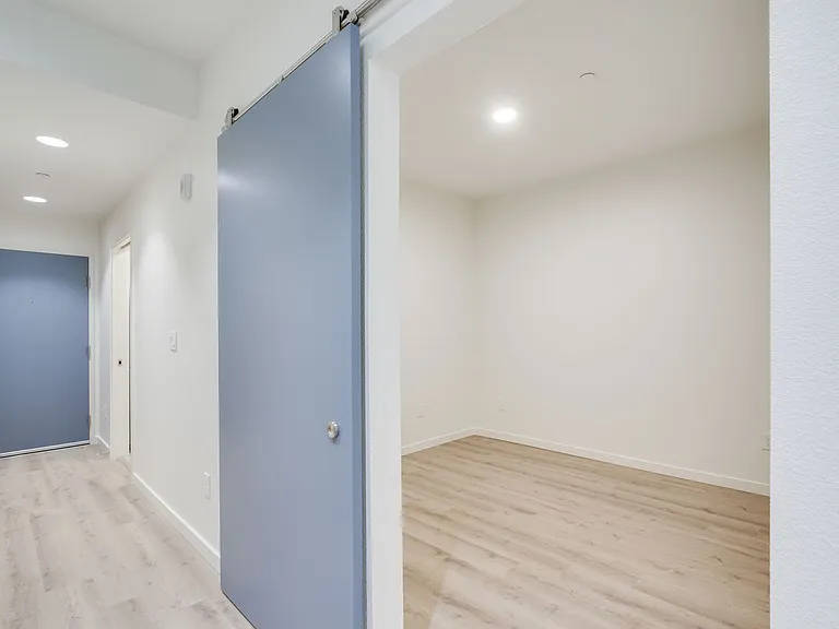 Ellie Jean Apartments — Photo 4