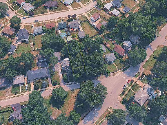 4th image of 3701 E 12th Pl