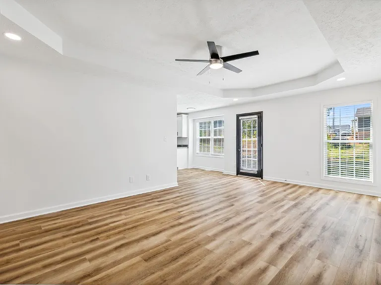 1824 Cottingham Ct — Photo 7