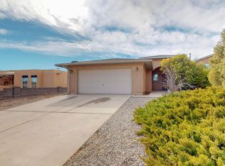 6736 Augusta Hills Dr NE, Rio Rancho, NM 87144