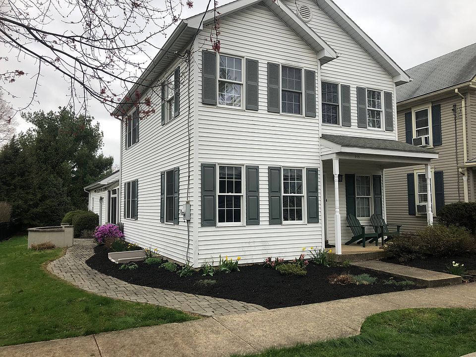 1st image of 215 E New St
