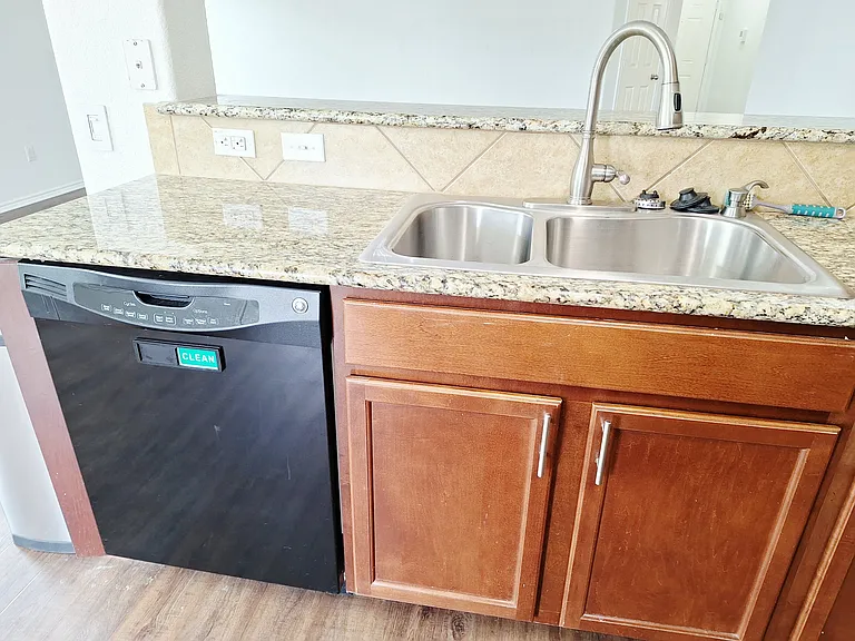 325 Comal Run — Photo 13