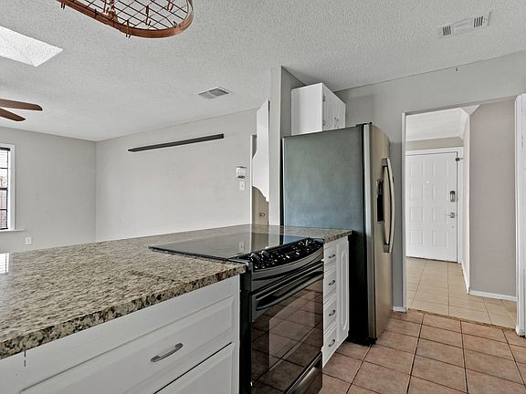 3rd image of 6104 Kelly Elliott Rd