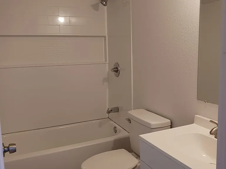 414 W Theo Ave — Photo 15