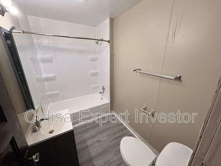 1353 Huestis Ave — Photo 9