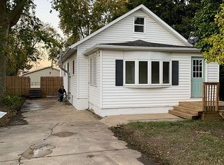 208 E 2nd St, Sadorus, IL