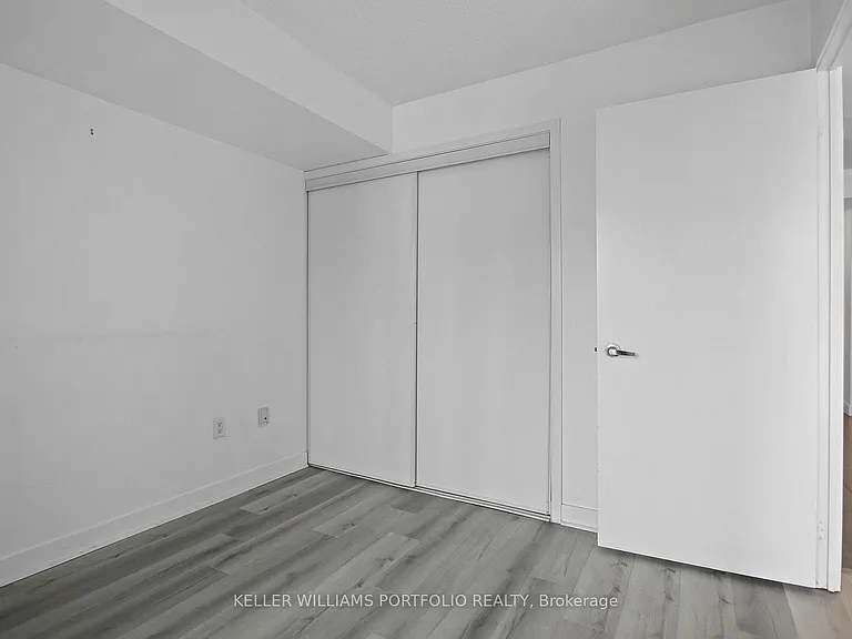 15 Fort York Blvd W #3907 — Photo 41