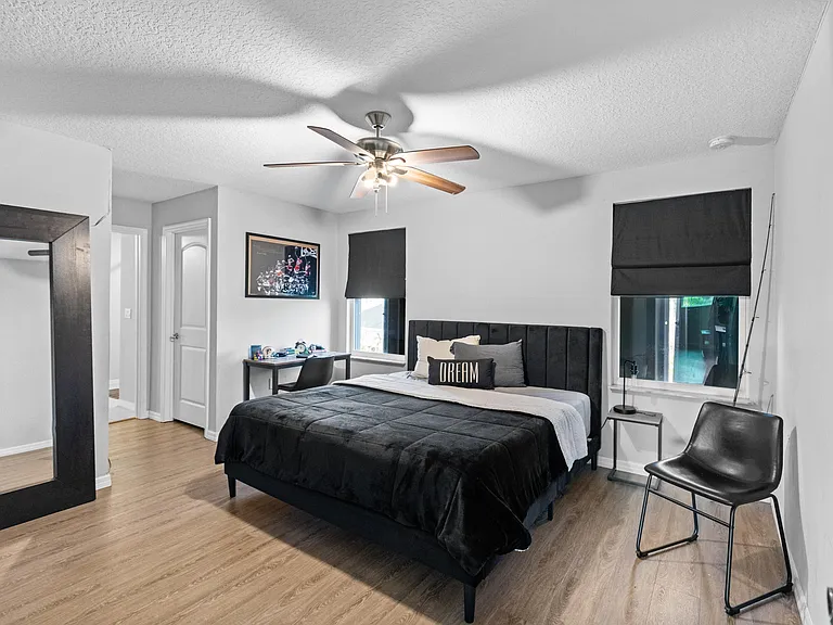 5648 NW Lorna Ct — Photo 38