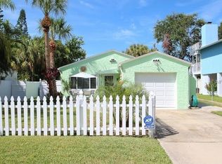 15608 1st St E, Redington Beach, FL 33708