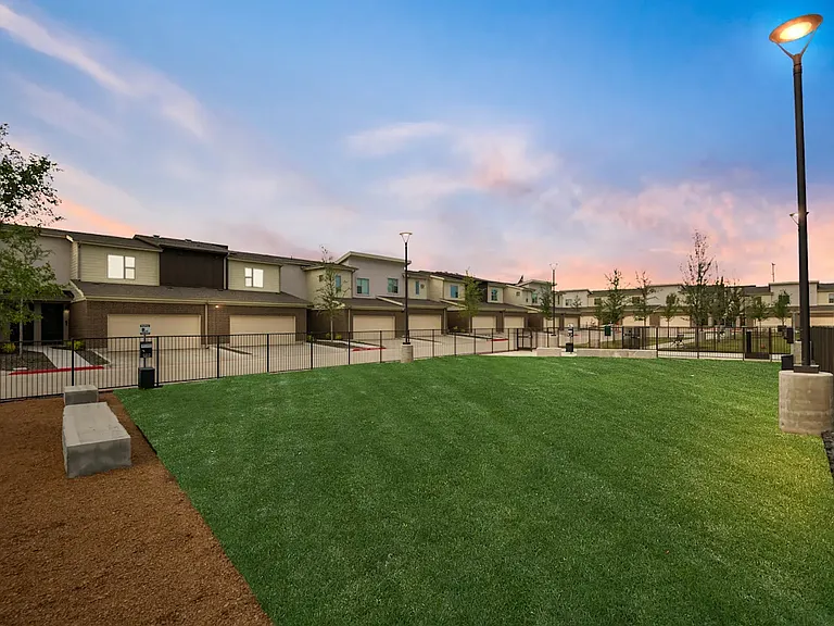 Jefferson Verdant Townhomes — Photo 46