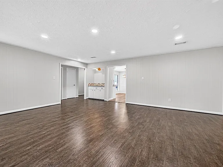 21043 Northern Colony Ct — Photo 10